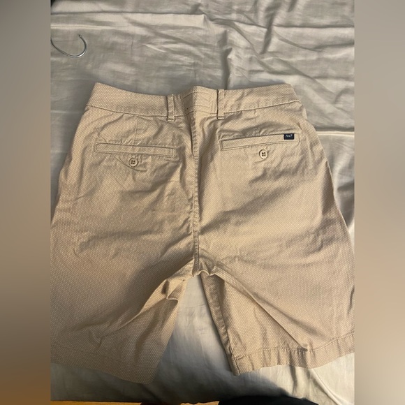 Abercrombie & Fitch Light Khaki Stretch Shorts, 31 W - Picture 2 of 2